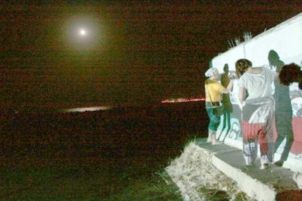 Vacanţa lui mr. Urban la mare: street art, dialog şi spaţiu public, pe plaja Tataia